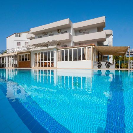 Sun & Sea Hotel Apartmentsファリラキ エクステリア 写真