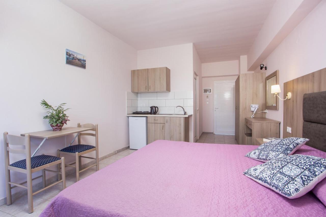 Sun & Sea Hotel Apartmentsファリラキ エクステリア 写真